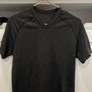 Lululemon Metal Vent Tech Short Sleeve V-Neck T-Shirt, Size Small.